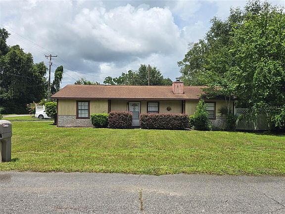 2nd image of 5521 NE 4TH PLACE