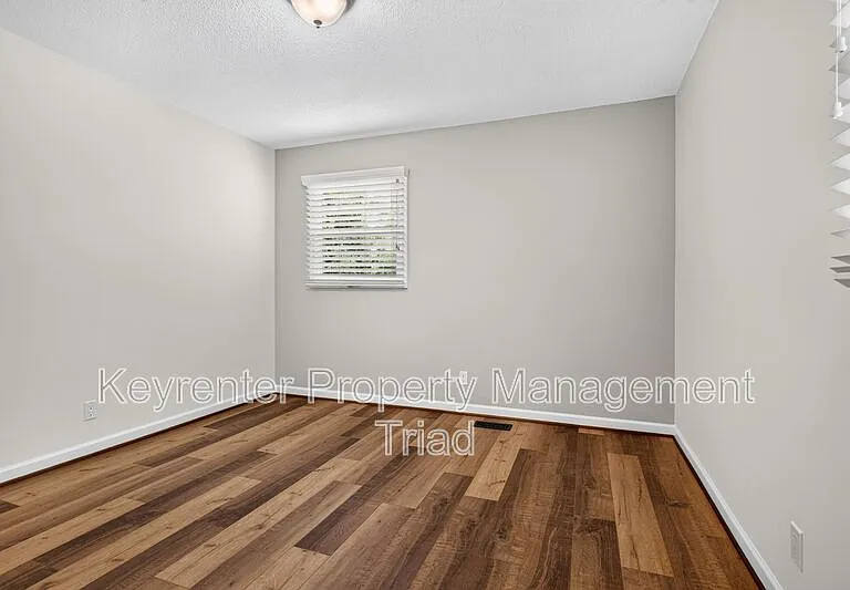 9415 Glen Cross Dr — Photo 22