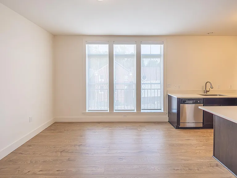 308 Columbus Ave — Photo 58