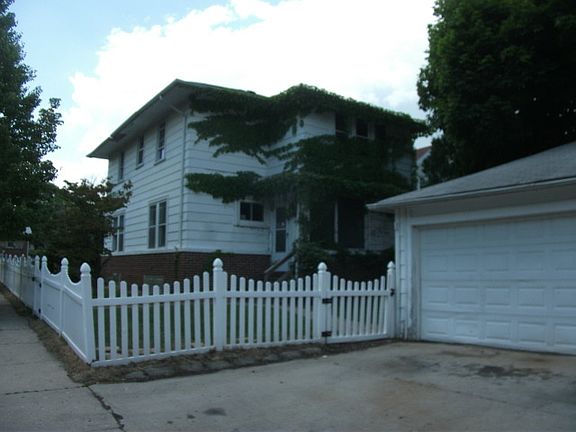 3rd image of 929 North Ave