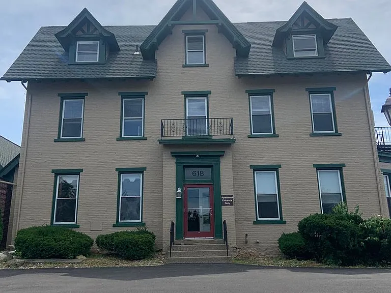 618 Delaware Ave — Photo 2