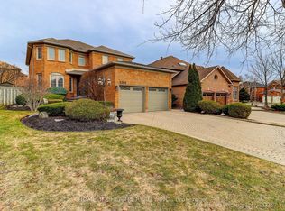 6300 McCracken Dr, Mississauga, ON L5V 1X8