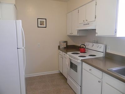 2nd image of 5559 Auburn Rd APT D