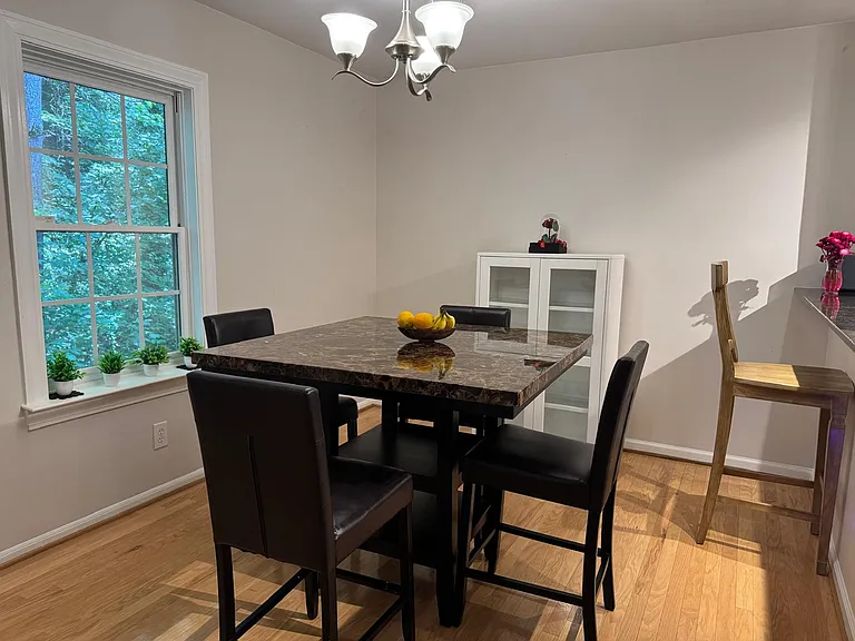 1445 Monroe Dr NE — Photo 5