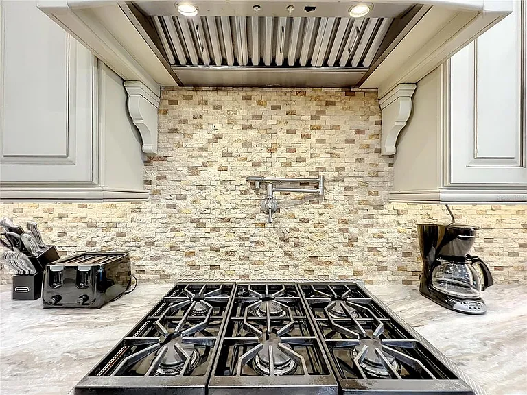 760 Golden Bear Dr — Photo 14
