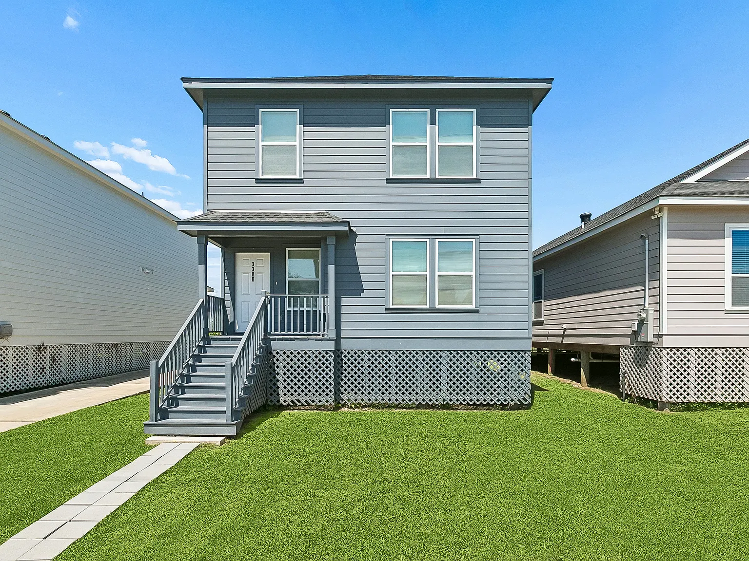 4 bed, $2,200 — Photo 2