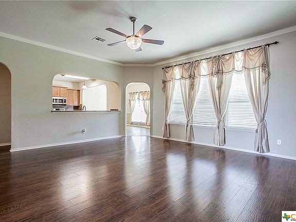4th image of 415 Dandridge Dr