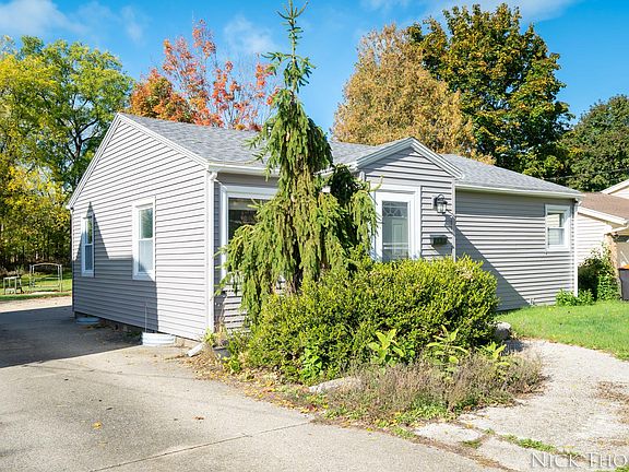 3rd image of 3073 Locke Ave SW