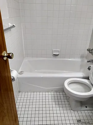 Rented by Batra Group Inc | media 41