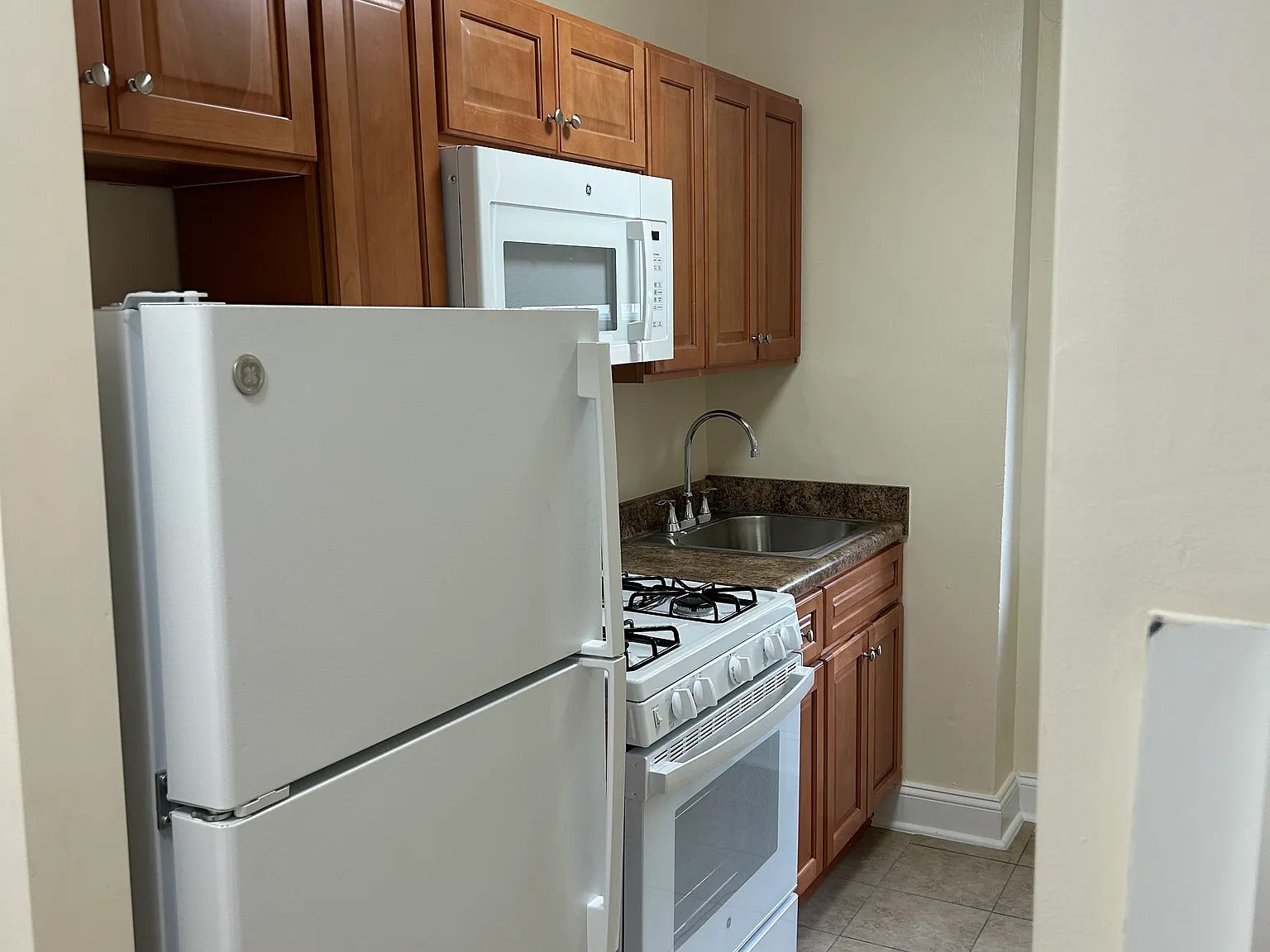 1 bed, 750 sqft, $2,300 — Photo 2
