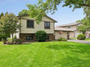 10366 Concord Dr, Eden Prairie, MN 55347