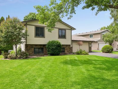 10366 Concord Dr, Eden Prairie, MN, 55347