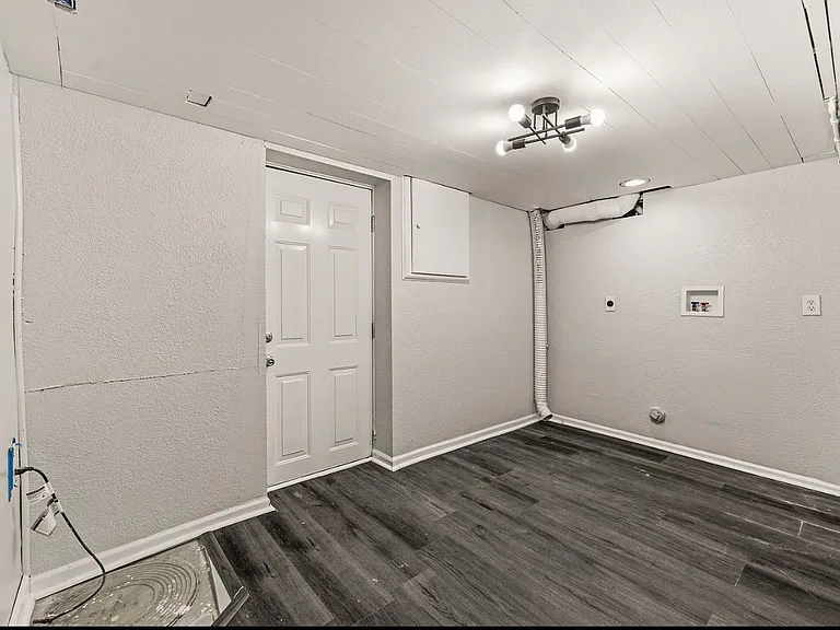 6739 Roe Ave — Photo 35