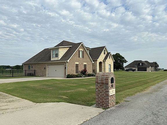 5th image of 107 Reinhart Ln