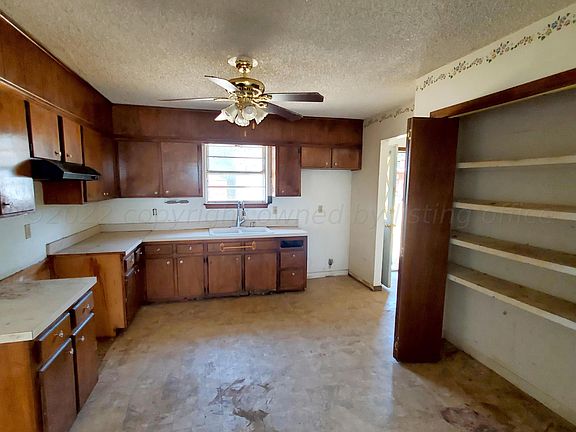 5th image of 607 E 4th St