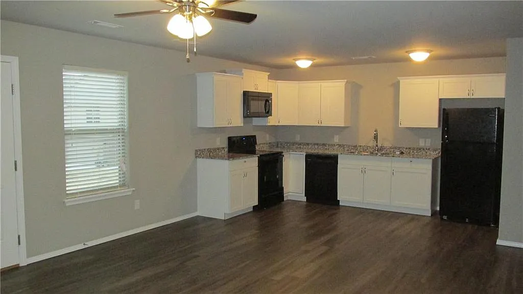 5002 SW Fieldstone Blvd - 1 — Photo 4