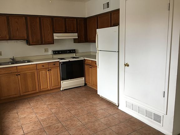 2nd image of 1739 S Bristol Ave