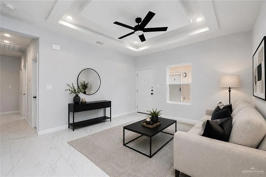 2 bed, 2.0 bath, 934 sqft, $1,150 — Photo 2