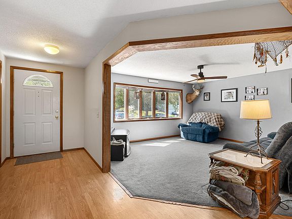 3rd image of 112 13th Ave NW