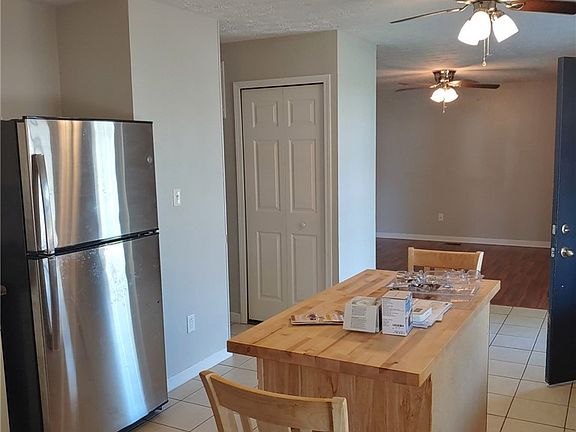 5th image of 851 Richard Dr