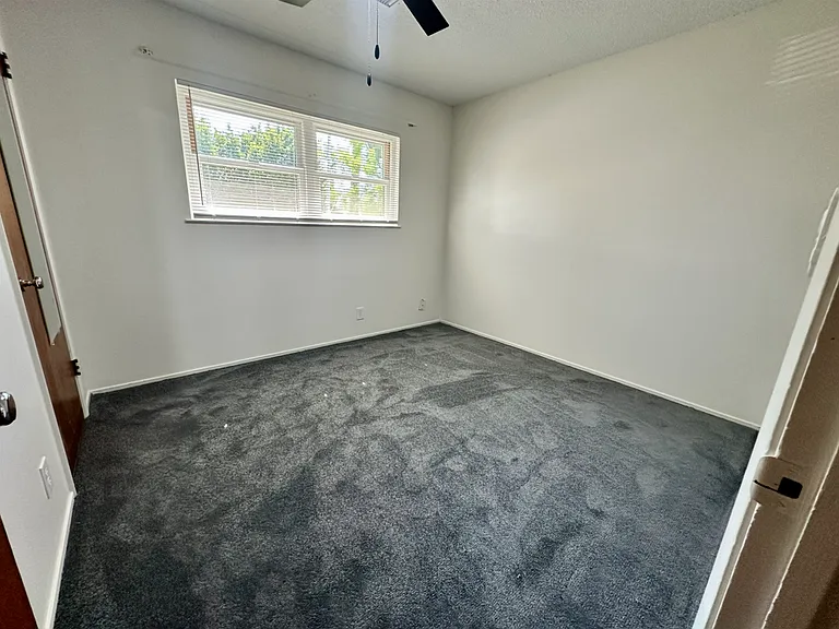 4063 N Sunnyside Ave — Photo 16