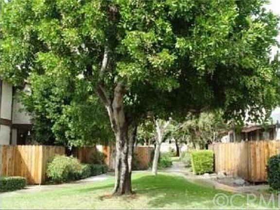 3rd image of 2447 Huntington Dr APT 25