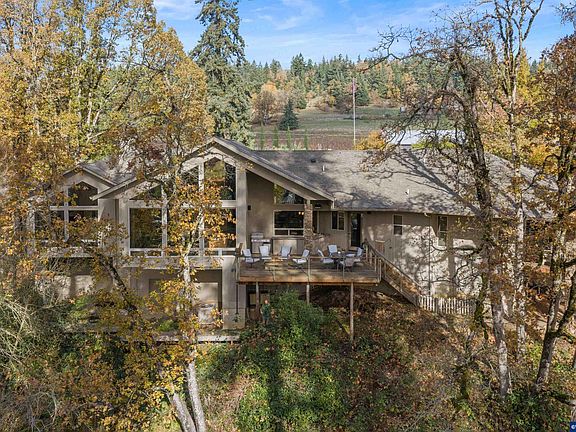 2nd image of 17616 Abiqua Rd NE