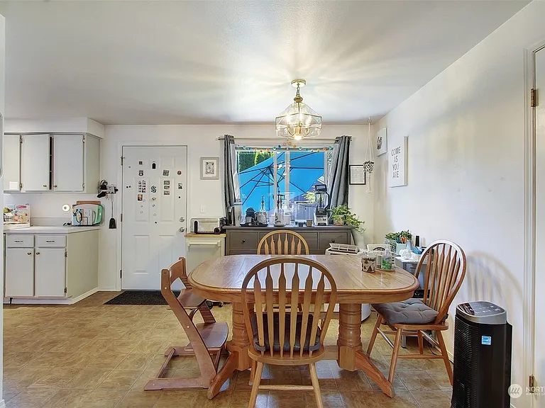 5127 61st St NE #B — Photo 9