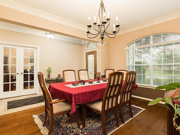 5th image of 2105 Noblewood Ct