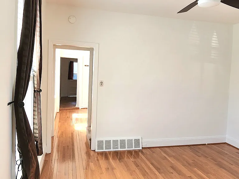 3591 Calumet St — Photo 23