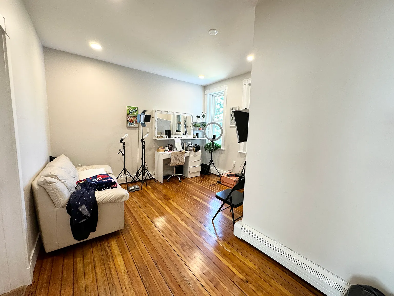 3 bed, 9999 sqft, $3,650 — Photo 3