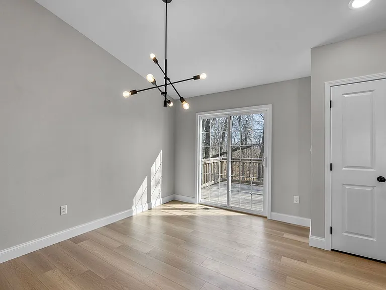 524 Old Poplar Rd — Photo 10