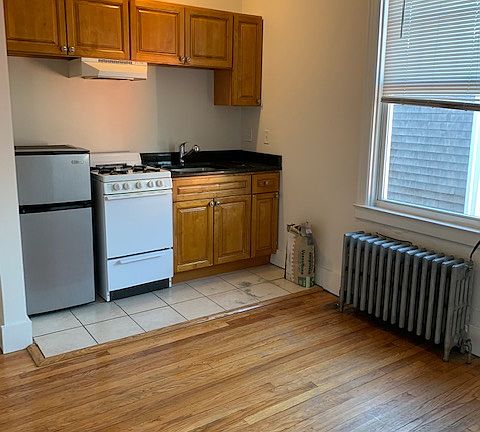 5th image of 226 Gano St