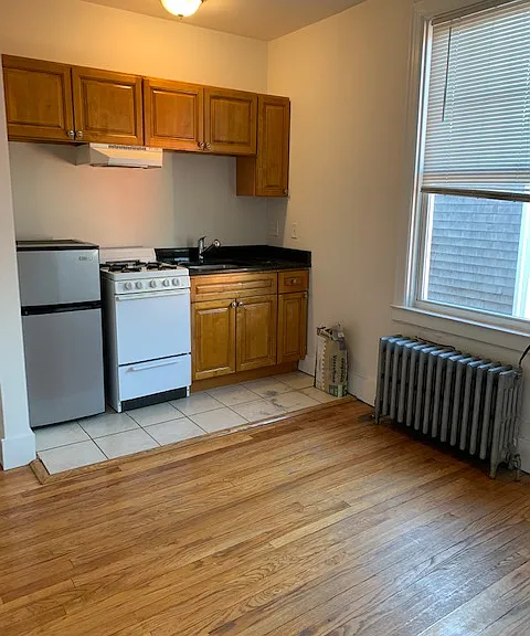 226 Gano St — Photo 5