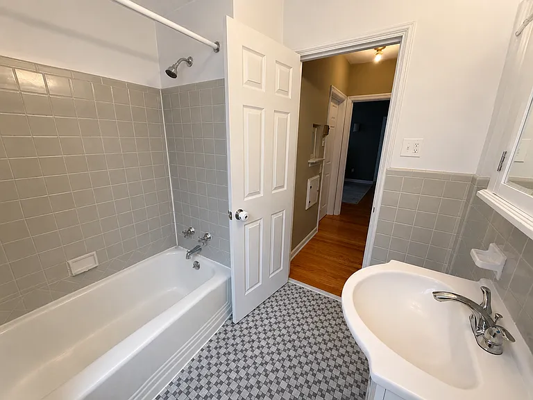 7464 Delmar Blvd #2W — Photo 11