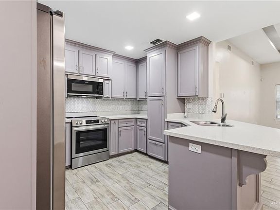 4th image of 1921 Ginger Ave
