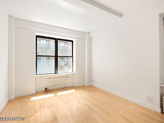 3rd image of 116 W 72nd St