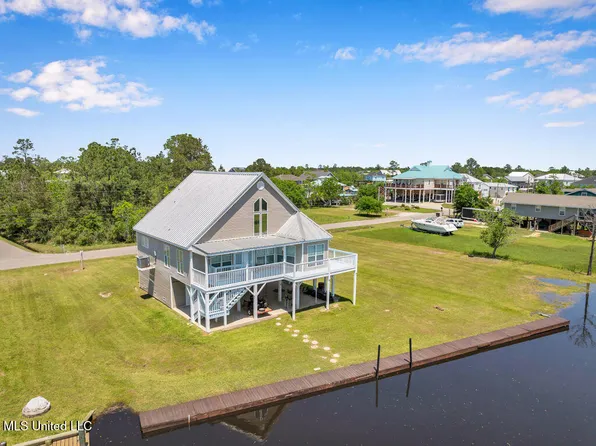 5051 Virginia St, Bay Saint Louis, MS 39520