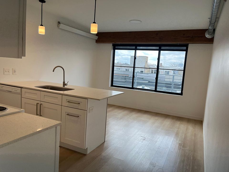 2nd image of 420 Main Ave #305