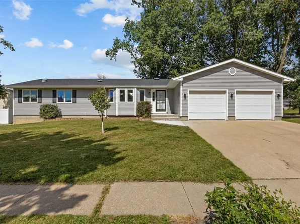 3010 28th Ave SW, Cedar Rapids, IA 52404