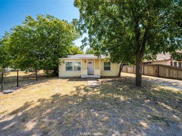 412 N Berry St, Throckmorton, TX 76483