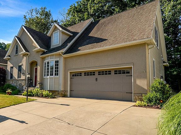 2nd image of 1102 Saint Andrews Ct