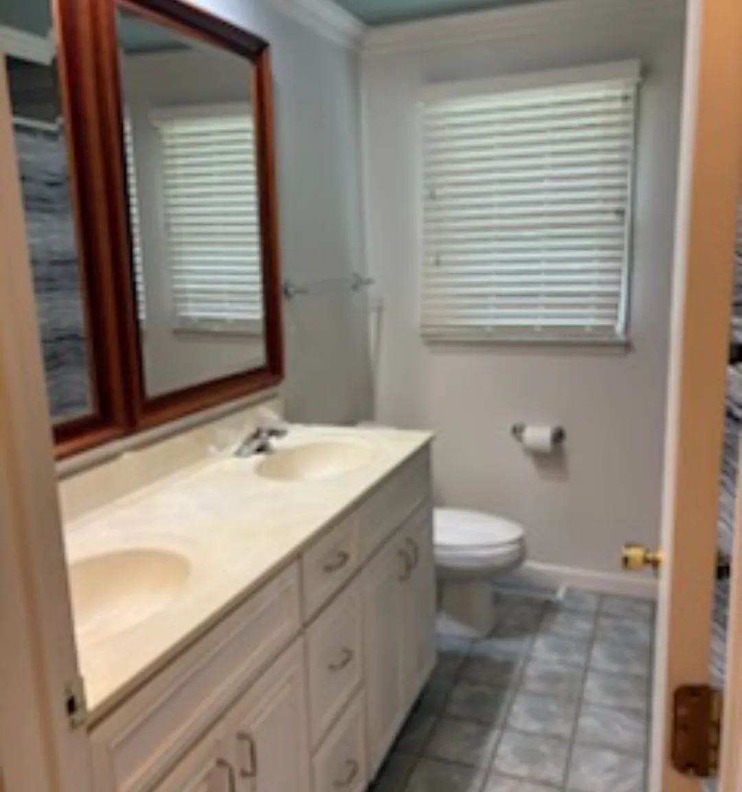 4 bed, 1.5 bath, 1353 sqft, $2,000 — Photo 3