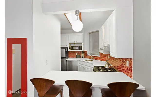 Rented by Douglas Elliman | media 8