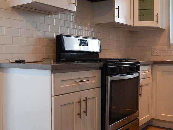 4th image of 3690 Jasmine Ave APT 14