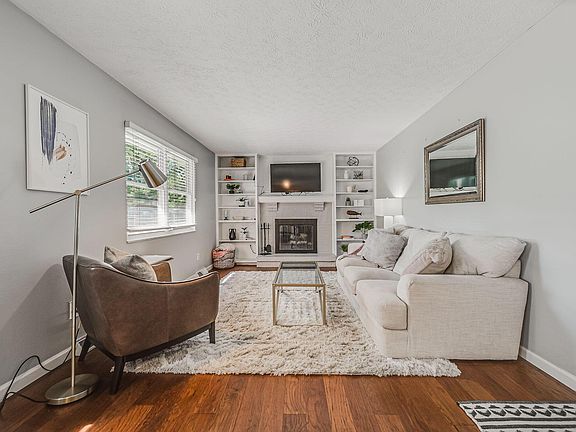 3rd image of 6842 Worthington Galena Rd
