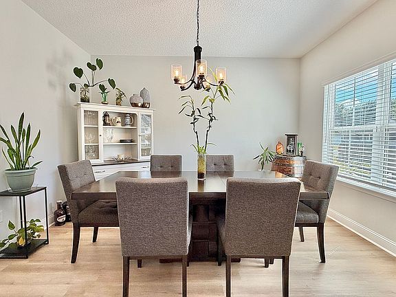 3rd image of 120 Legacy Ln