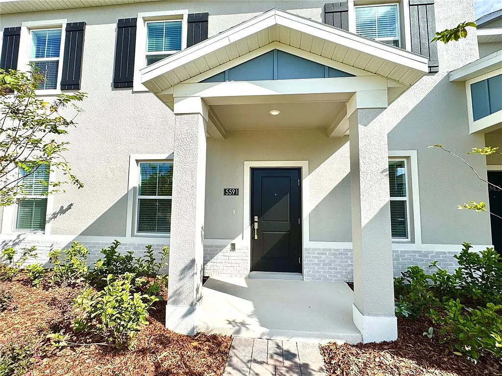 3 bed, 2.5 bath, 1615 sqft, $2,400 — Photo 2