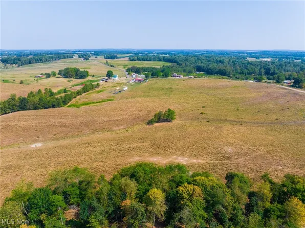 Lewis Rd, Salineville, OH 43945