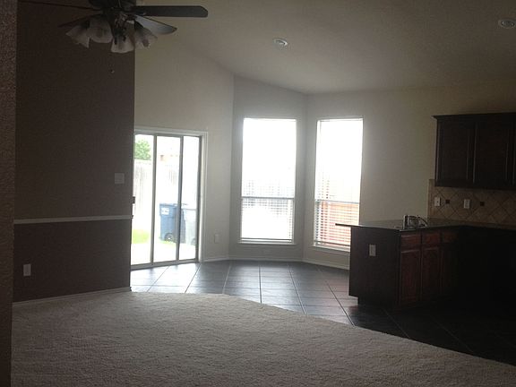 Living Room/Breakfast Nook